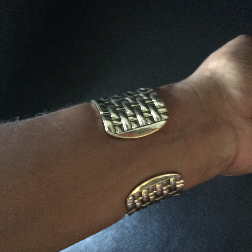 Cuff bracelets - Picture 4 of 4